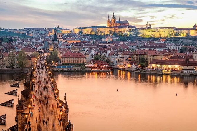 2-Day Prague Tour from Vienna with private Transfers and Lunches - A Czech lunch and free time in Old Town