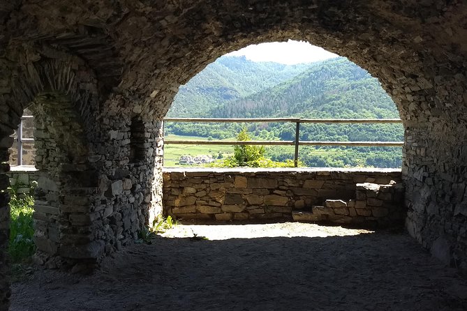 3-Hour Private Hiking Tour to historic places around Spitz in Wachau Valley - The Red Gate and the wide Wachau view