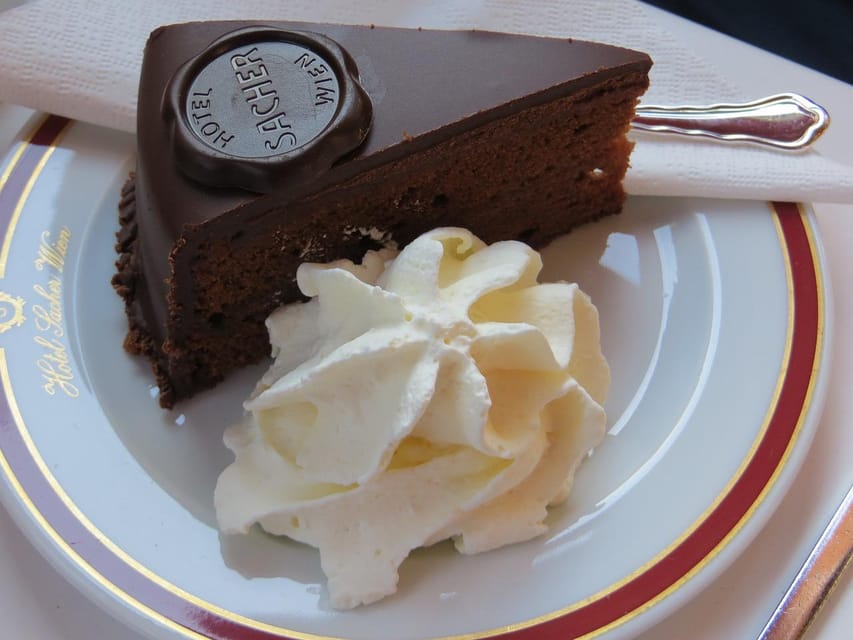 3 hour private tour in Vienna by private car - Who will get the best value