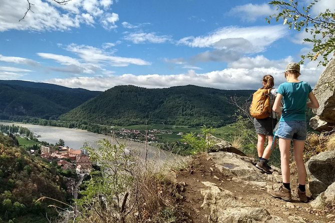 4-Hour Private Alpine Hiking Tour 'In the footsteps of king Lionheart' - Starting in Dürnstein’s old streets