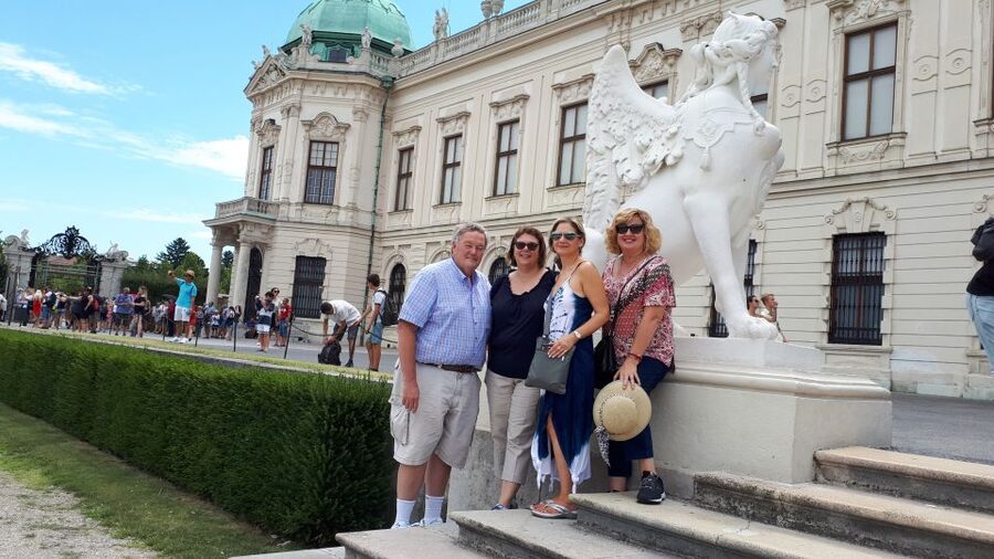 Belvedere Palace & Museum Tour - Meeting your guide at Belvedere Palace