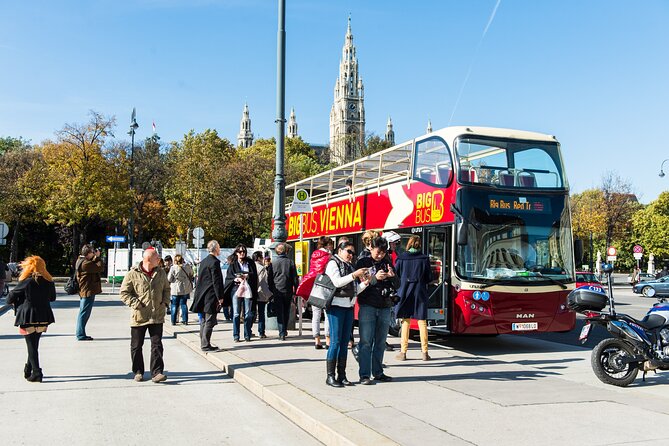 Best of Vienna Pass: Schönbrunn, Belvedere, Big Bus & Cruise - Belvedere’s art and palace setting