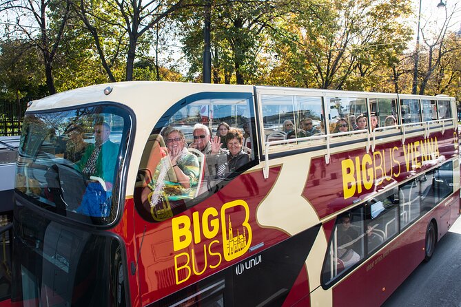 Best of Vienna Pass: Schönbrunn, Belvedere, Big Bus & Cruise - Using the two Big Bus routes