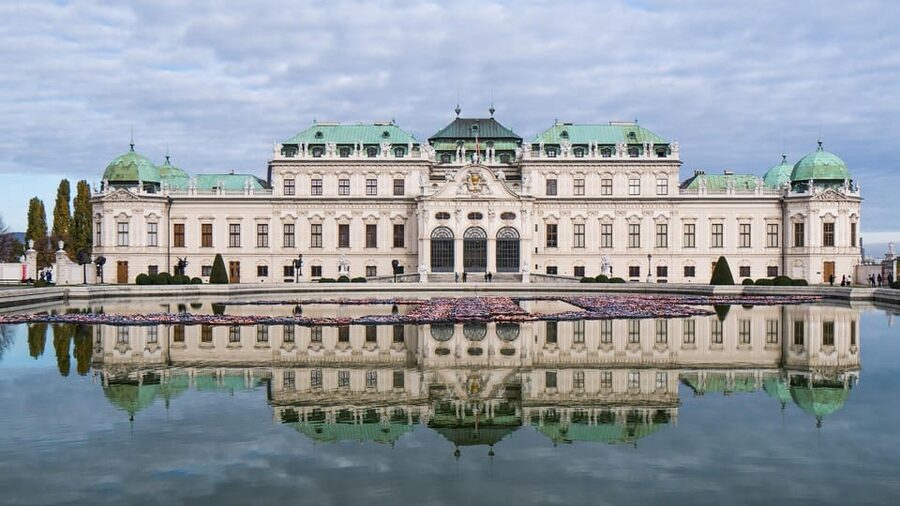 Best of Vienna: Private Walking Tour with a Local - Walking the Graben and central Vienna