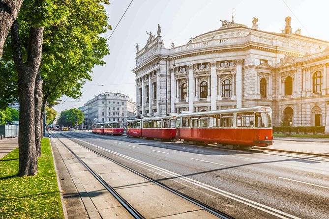 Bicycle tour - Vienna Complete - Starting with the Hofburg and Ringstrasse