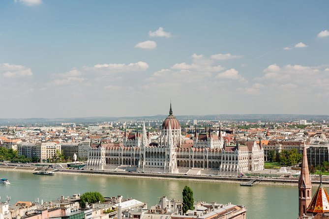 Budapest Day Trip from Vienna - Guide quality and communication
