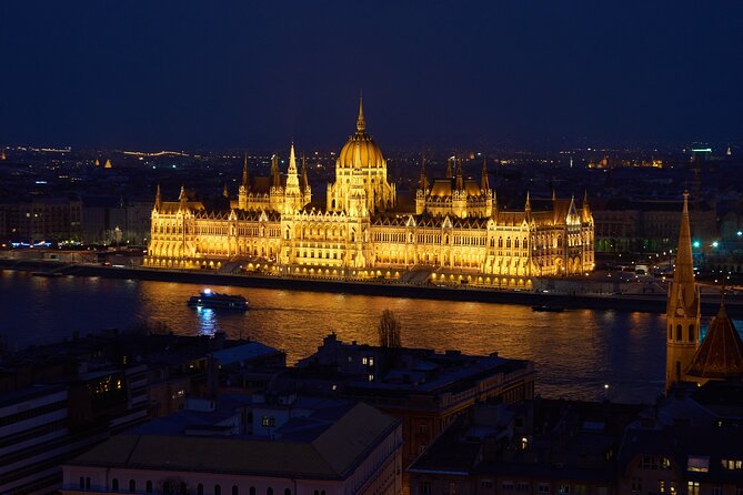 Budapest Small-Group Day Trip from Vienna with Local Guide - The early pickup and the road to Hungary