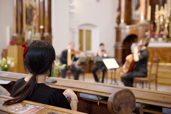 Christmas Concerts in Capuchin Church - Candlelight, wood, and a quiet Christmas mood