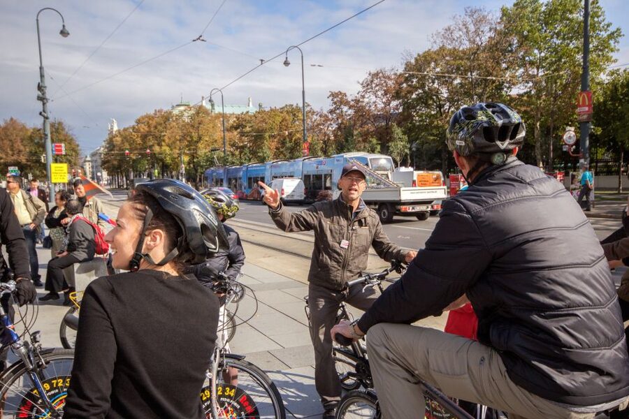 Classic Vienna: 3-Hour Guided Bike Tour - Hofburg and Heldenplatz in the imperial center