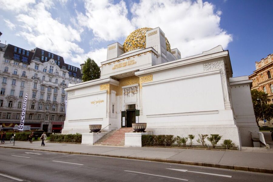 Classic Vienna: 3-Hour Guided Bike Tour - Urania, the Donau Canal, and a change of mood