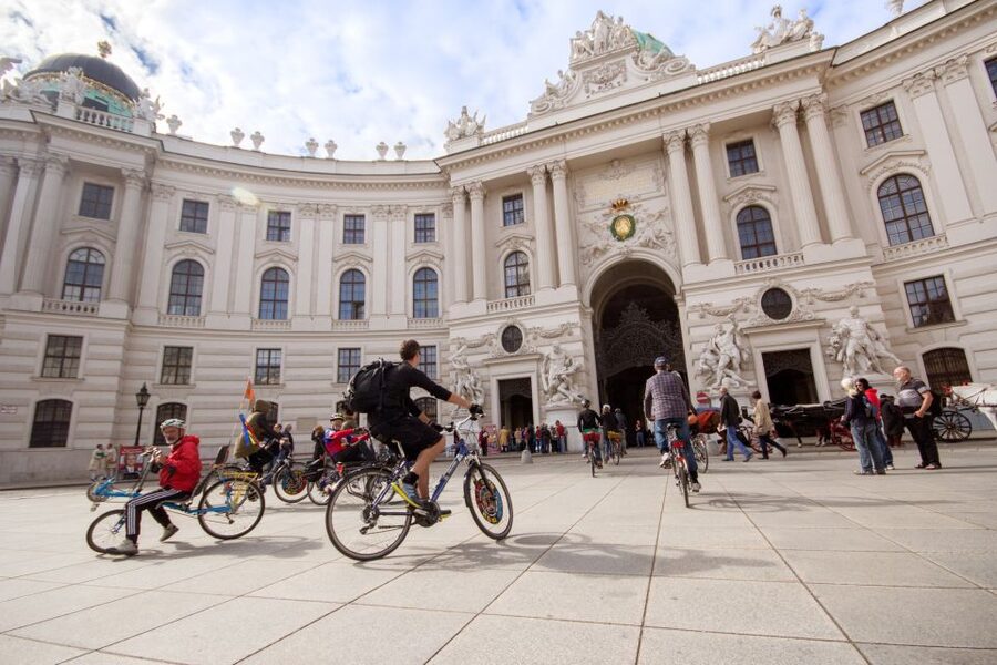 Classic Vienna: 3-Hour Guided Bike Tour - Stadtpark, Karlsplatz, and Karlskirche