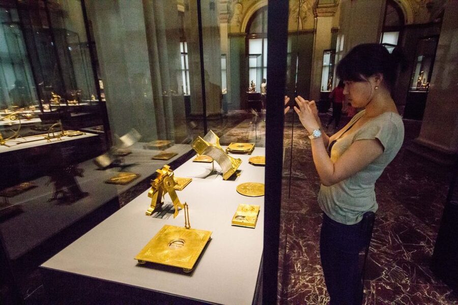 Combo Ticket: Kunsthistorisches Museum & Imperial Treasury - Continuing to the Imperial Treasury