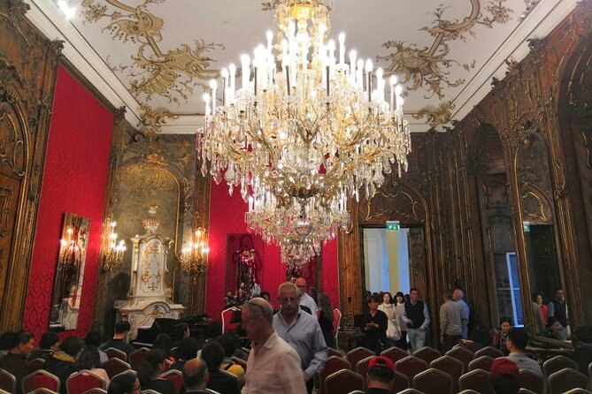 Concert at the Palais Schönborn-Batthyány by the Vienna Baroque Orchestra - Sound, sightlines, and audience behavior