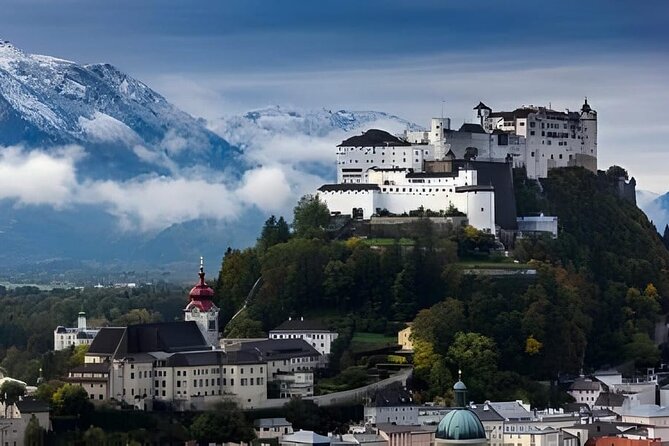 Day Tour from Vienna to Hallstatt and Salzburg with Photographer - One long Austrian day from a central Vienna meeting point