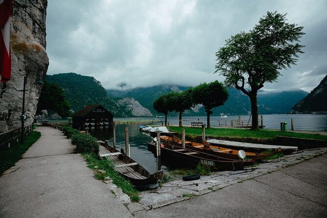 Day Tour from Vienna to Hallstatt and Salzburg with Photographer - Hallstatt and the pressure of the two-hour clock