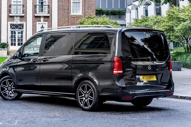 Departure by Private Minivan from Vienna to Vienna Airport VIE - Key points at a glance