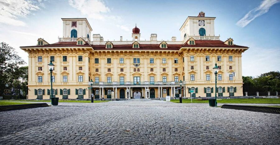 Eisenstadt: Esterhazy Palace Admission Ticket - Melinda Esterházy beyond the stage