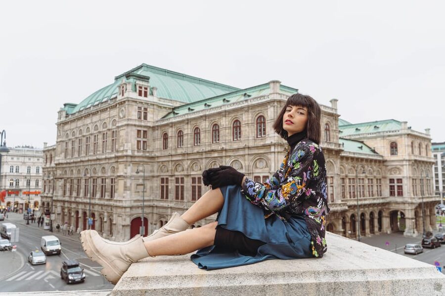 Exclusive Vienna Photography Session and City tour - Hofburg and Parliament: Vienna in formal dress