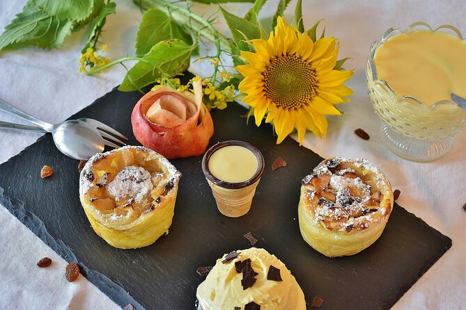Food Tasting Tour in Hidden Gems of Vienna for Small Groups - What the guide adds beyond the plate