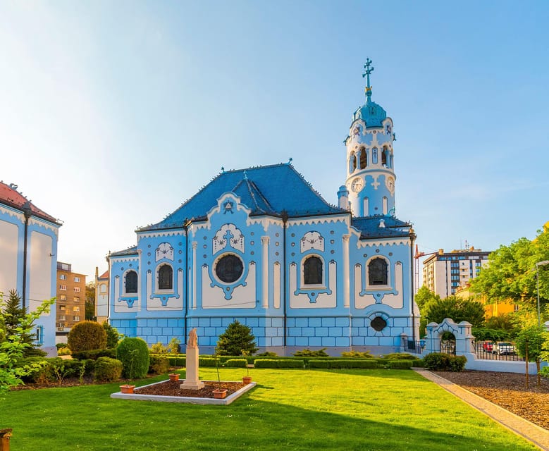 From Vienna: Bratislava with Local Guide, Castle & UFO Views - Bratislava Castle: a quick introduction from above the city