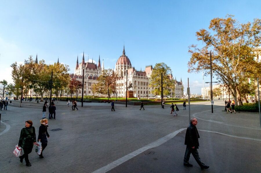 From Vienna: Guided Day Trip to Budapest - The 3.25-hour coach ride from Vienna