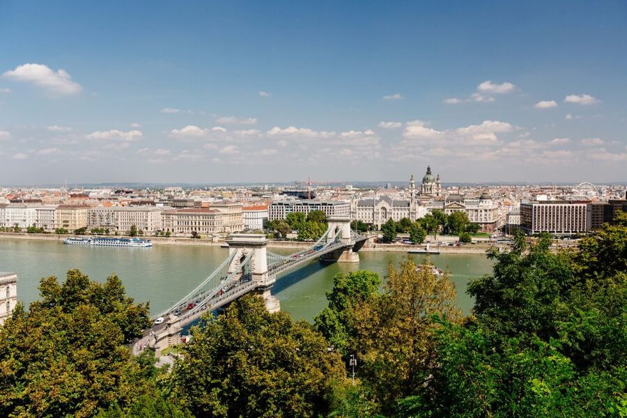 From Vienna: Guided Day Trip to Budapest - Three and a half hours of free time in Pest