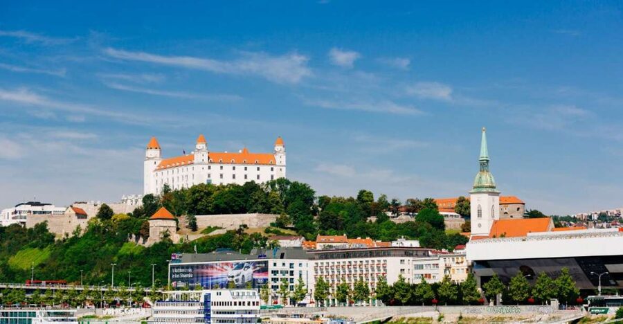 From Vienna: Guided Tour to Bratislava with Speed Boat Ride - Key points to know before booking