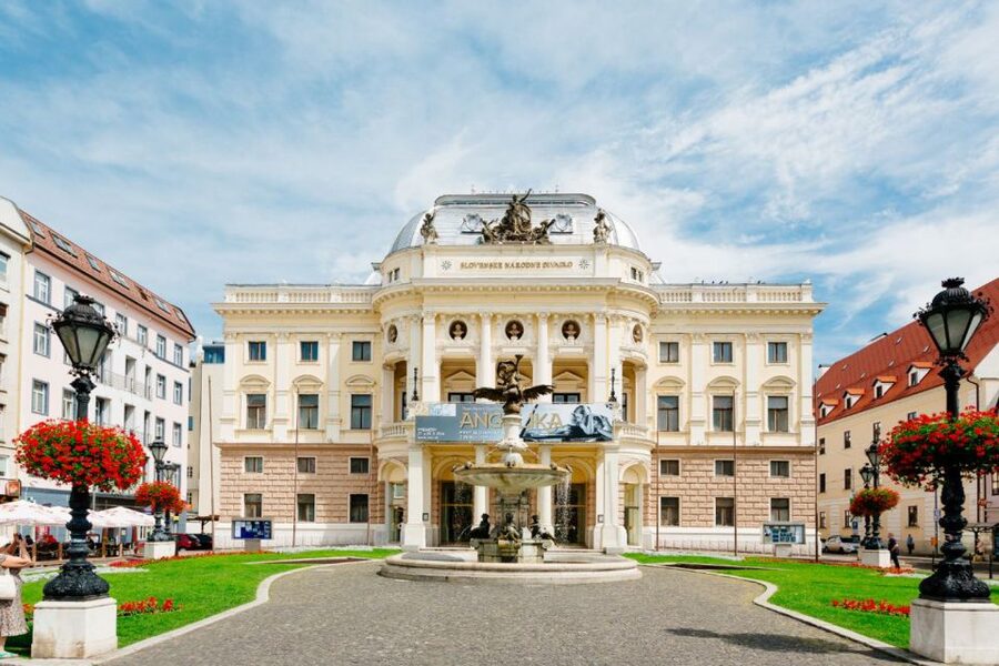 From Vienna: Guided Tour to Bratislava with Speed Boat Ride - Should you book this Bratislava day trip?