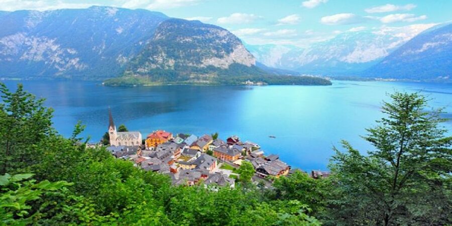 From Vienna: Melk, Salzburg, and Hallstatt Private Tour - St. Gilgen and Lake Wolfgangsee