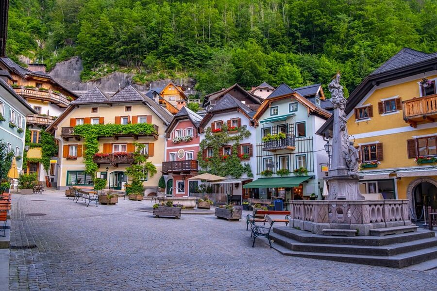 From Vienna: private day trip to Hallstatt and Salzburg - FAQ