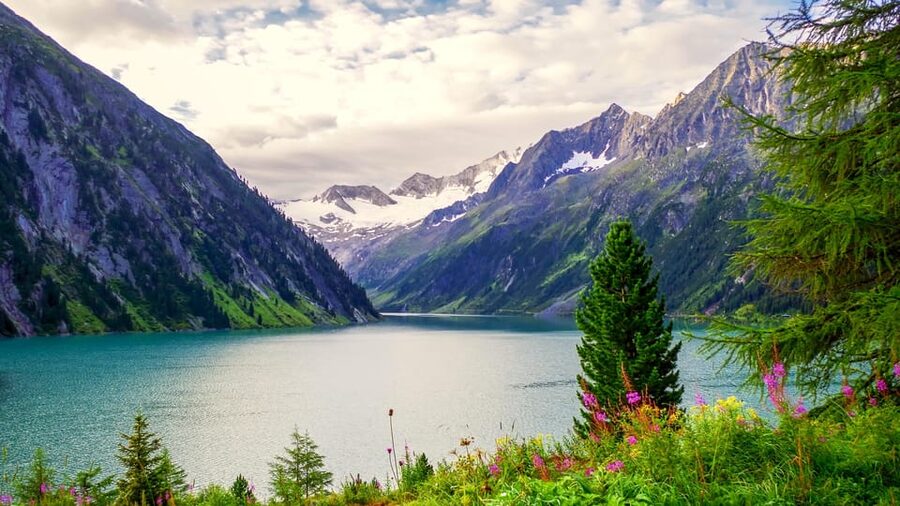 From Vienna: Private Hallstatt Day Tour - Why Hallstatt works best with five free hours