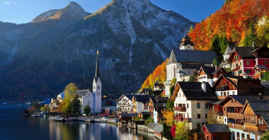 From Vienna: Private Hallstatt Day Tour - Gmunden and the 40-minute Traunsee stop