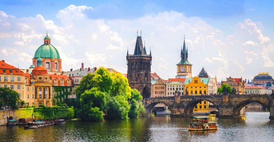 Full-Day Private Trip from Vienna to Prague - Prague Castle and the view from Hradčany