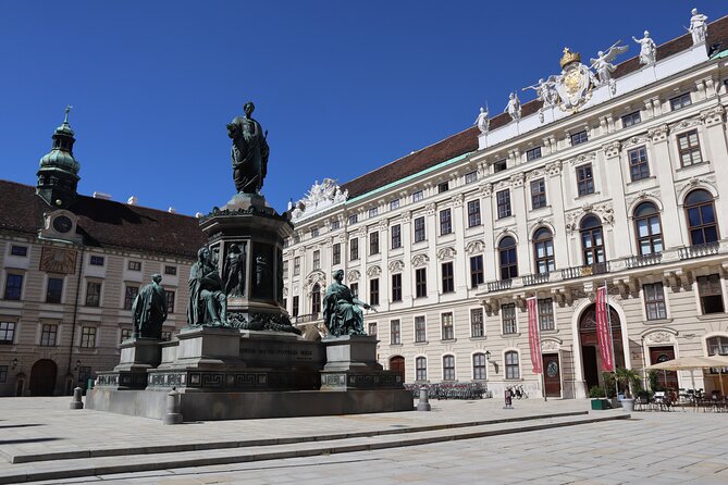Gems of Vienna-Tour - Starting beneath Saint Stephen’s Cathedral