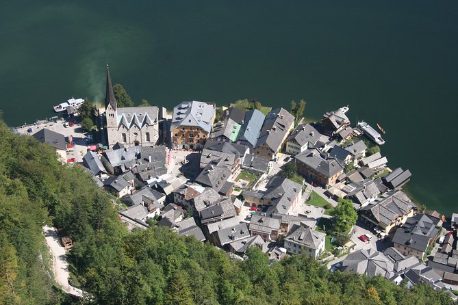 Hallstatt Guided Day Trip from Vienna With Boat Ride Option - How the guides shape the experience