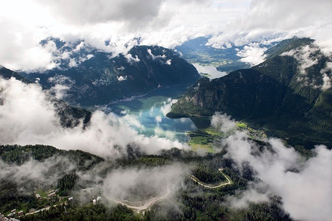 Hallstatt Guided Day Trip from Vienna With Boat Ride Option - The early departure and the road to Salzkammergut