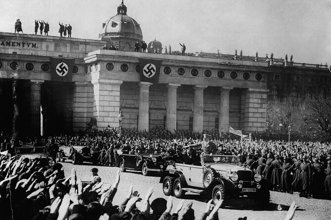 Historical Hitler Walking Tour of Vienna - Judenplatz and the memory of Austrian Jews