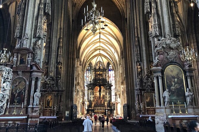 Introducing Vienna Walking Tour: The Capital of the Habsburgs - Remembering war and fascism