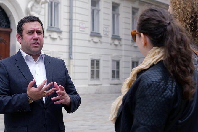 Jewish in Vienna Tour - Seeing a synagogue that survived Kristallnacht