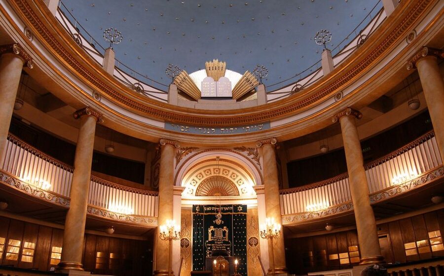 Jewish Vienna: City Synagogue Guided Tour - What the one-hour format really gives you