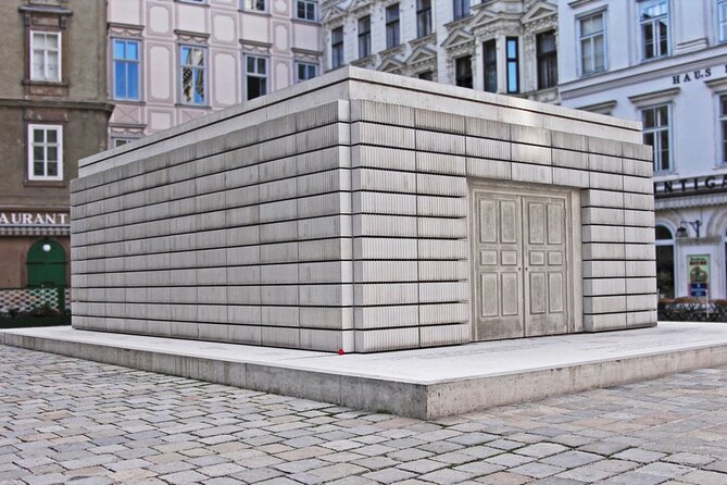 Jewish Vienna Walking Tour - Leopoldstadt and the four white columns