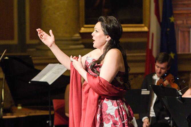 Konzerte der Wiener Royal Orchester - Comfort, clothing, and family appeal