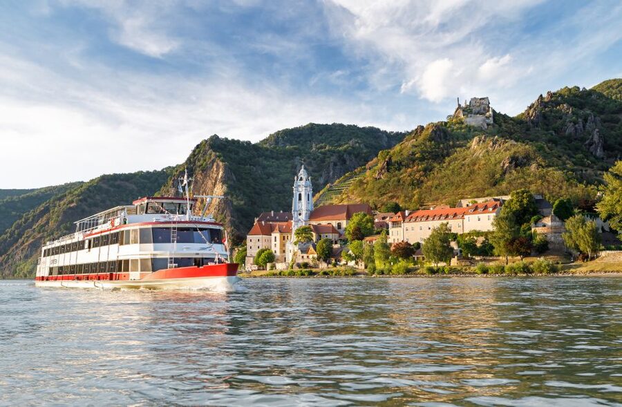 Krems: Wachau Valley River Cruise with 3-Course Meal - Why the Wachau Valley Works So Well by Boat