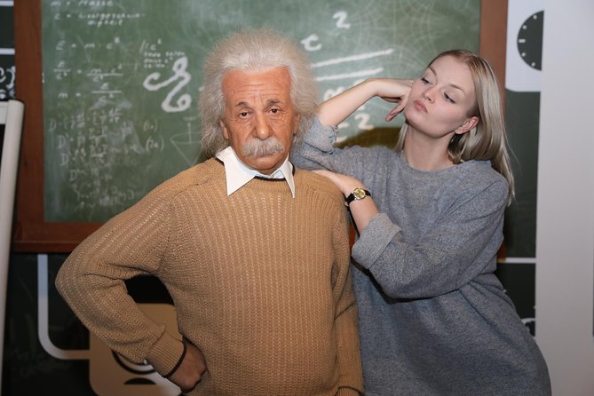 Madame Tussauds Vienna - Hans Sigl and the Bergdoktor setting