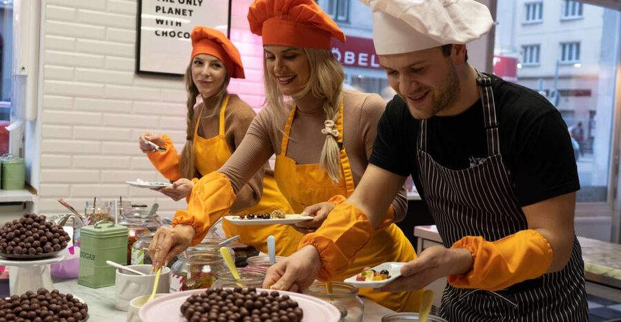 Mozart Kugel Workshop - Building the Hazelnut Center