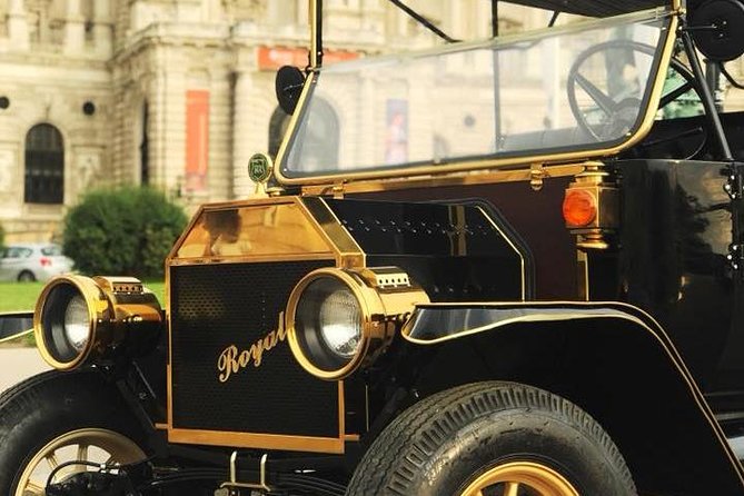 ( Night Tour ) With Private Guide + wine or prosecco - Vienna after sunset in a vintage electric cabrio