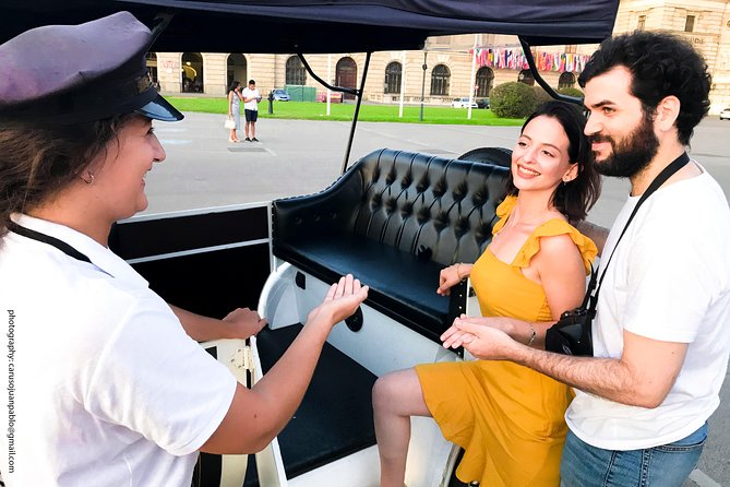 Oldtimer Tour Vienna Gold Tour - The Albertina meeting point and the first view of the city