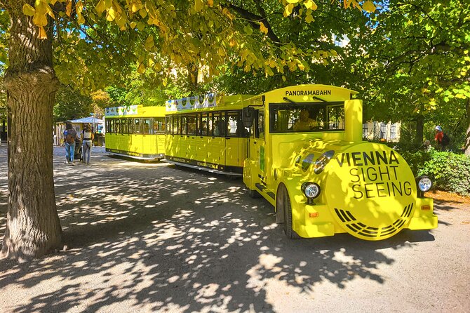 Panoramabahn Schoenbrunn - The first stops: Crown Prince Garden and the Carriage Museum
