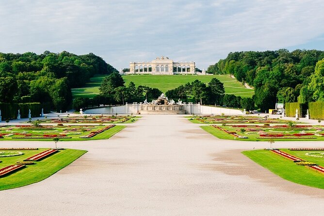 Panoramabahn Schoenbrunn - Hietzinger Tor and the Palm House