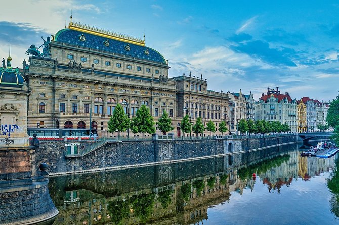 Prague private day tour from Vienna ( local guide ) - The guides and drivers make the difference